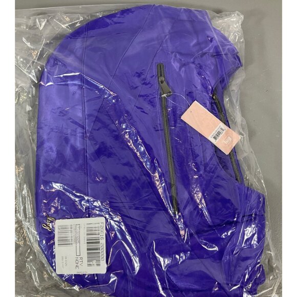 Lug Gondola SE Medium Unisex Handbag in Vibrant Violet with Zipper Closure - Picture 3 of 8